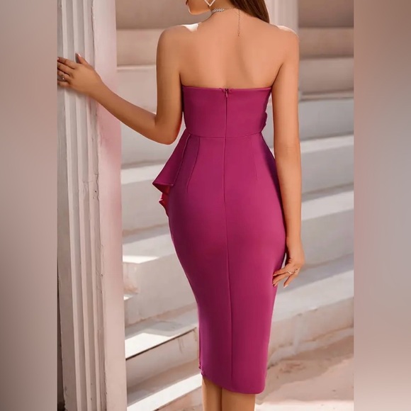 Elegant Strapless Magenta Dress - Picture 2 of 4